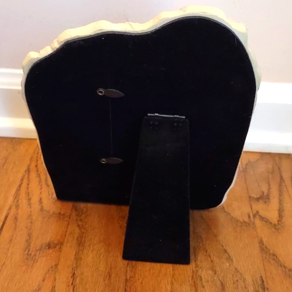 Raised Iris Ceramic Picture Frame 3.5x5 inches - Picture 3 of 5